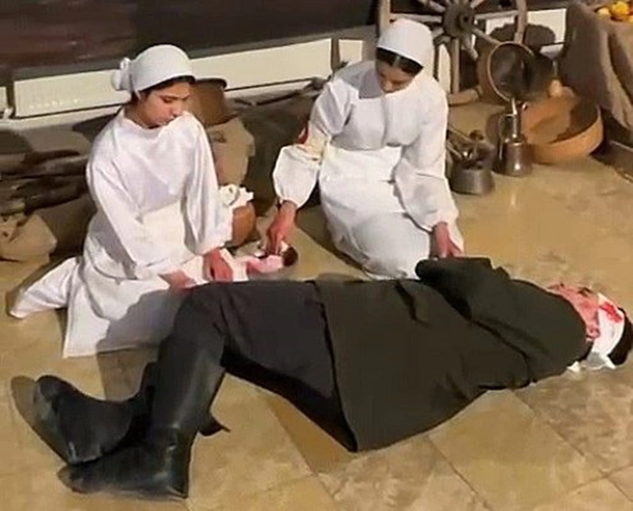 600 Öğrenci Bir Araya Gelip Yaptı