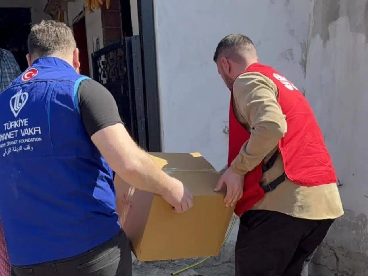Amasya’da  ihtiyaç sahiplerine gıda paketi dağıtıldı