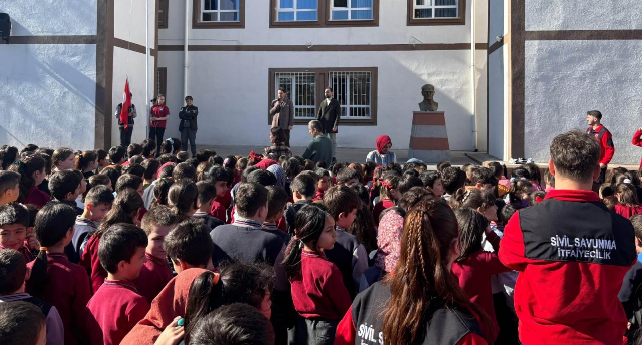 Boyabat'ta afet eğitimi ve deprem tatbikatı yapıldı