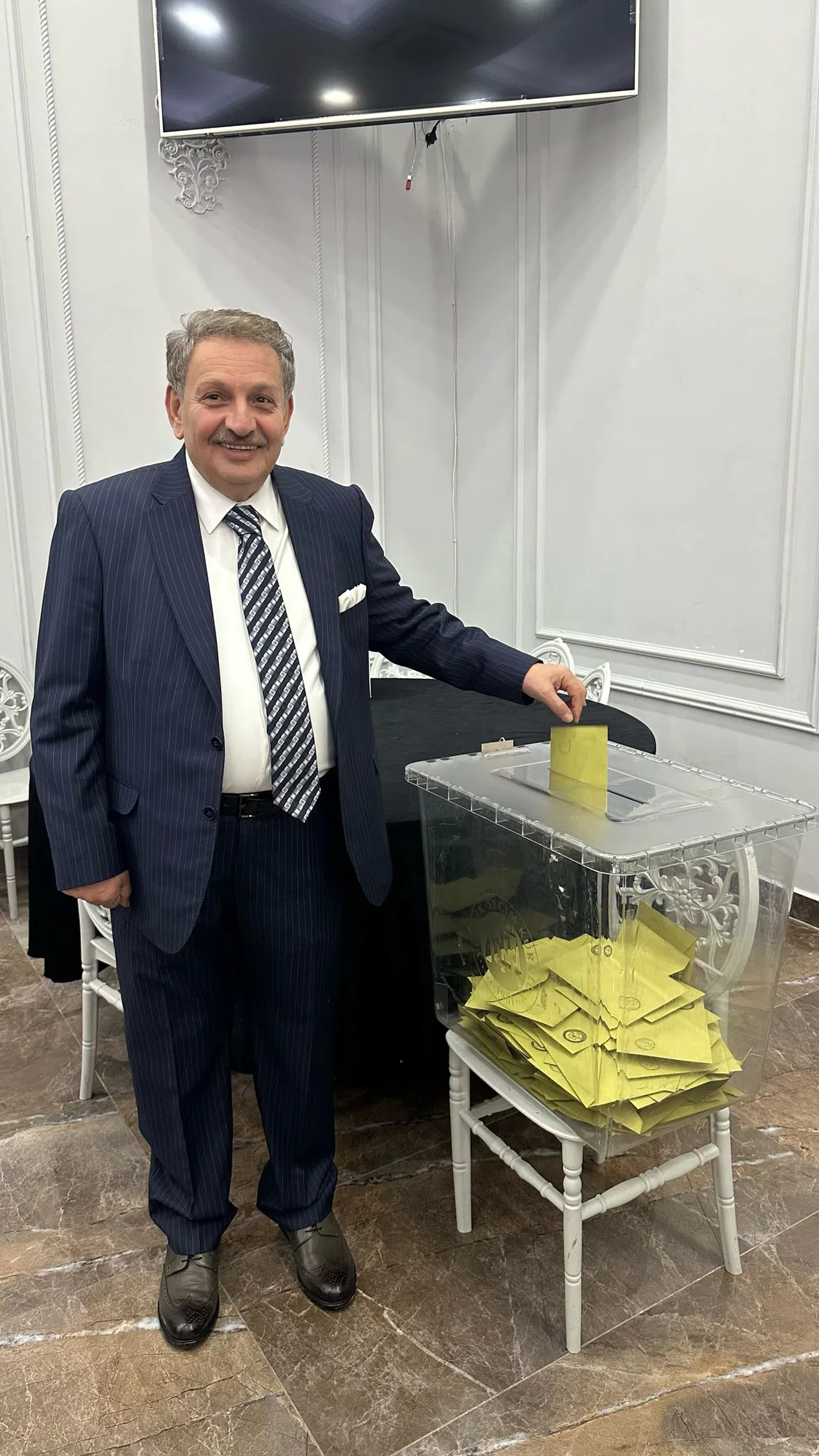 Büro Memur-Sen Samsun Şube Başkanı Ali Özbek güven tazeledi