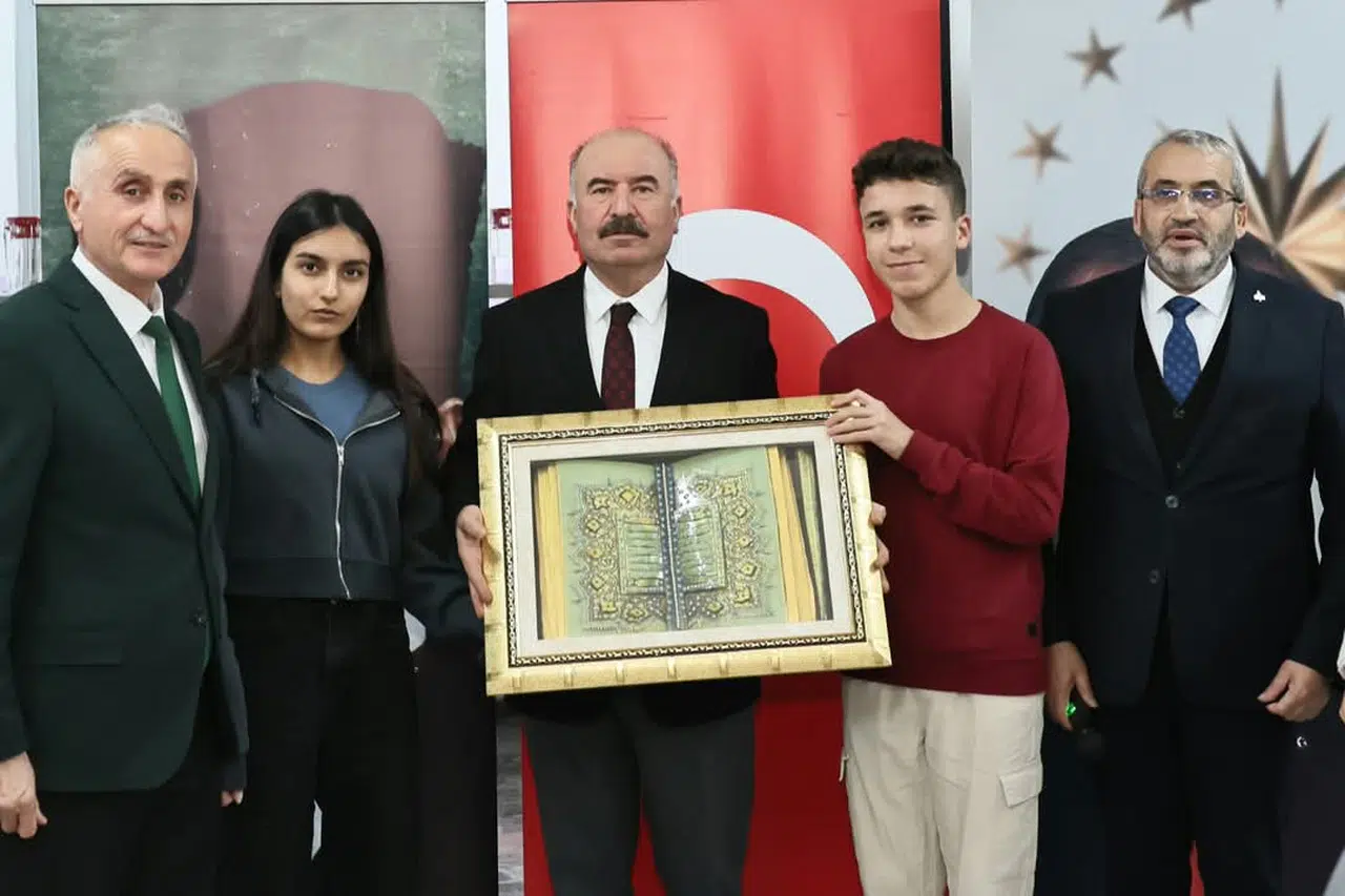 Çorum Valisi Çalgan, "İftarda Konuşalım" programında lise öğrencileriyle buluştu