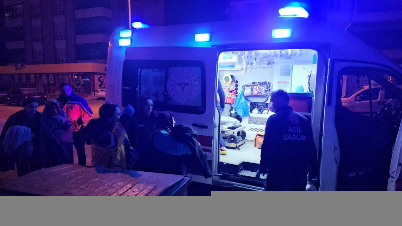 Çorum'da apartmanın bodrum katında çıkan yangında 10 kişi dumandan etkilendi