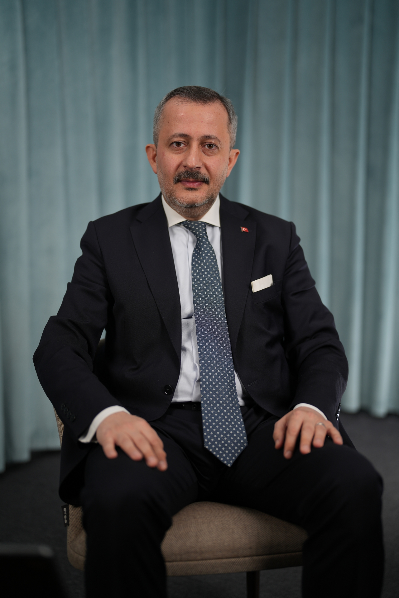 Dijital çağda teknolojik cihazlarla kültürel kuşatma altındaki çocuklar için "evlat nöbeti" önerisi