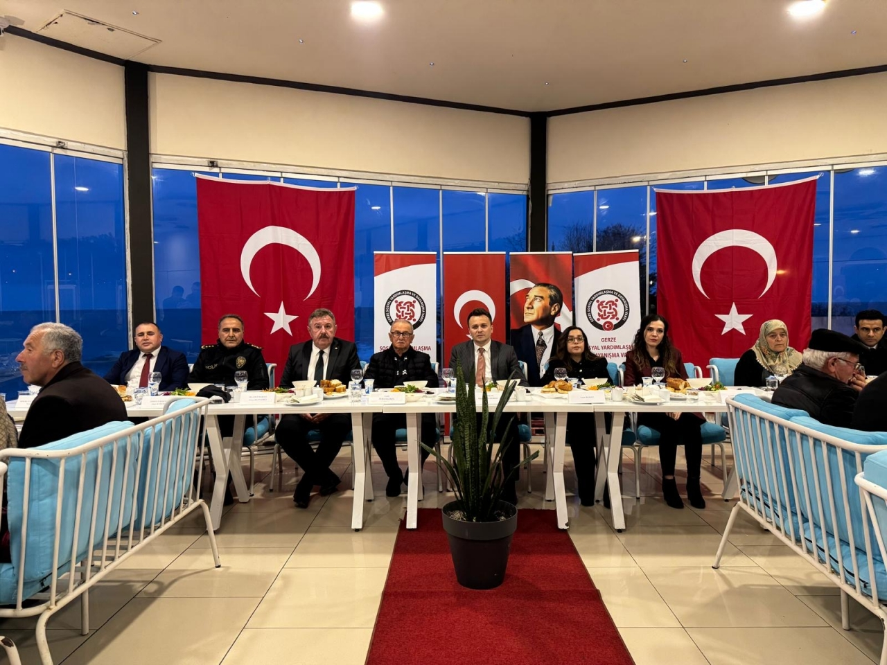 Gerze'de şehit aileleri ve gazilere yönelik iftar programı düzenlendi