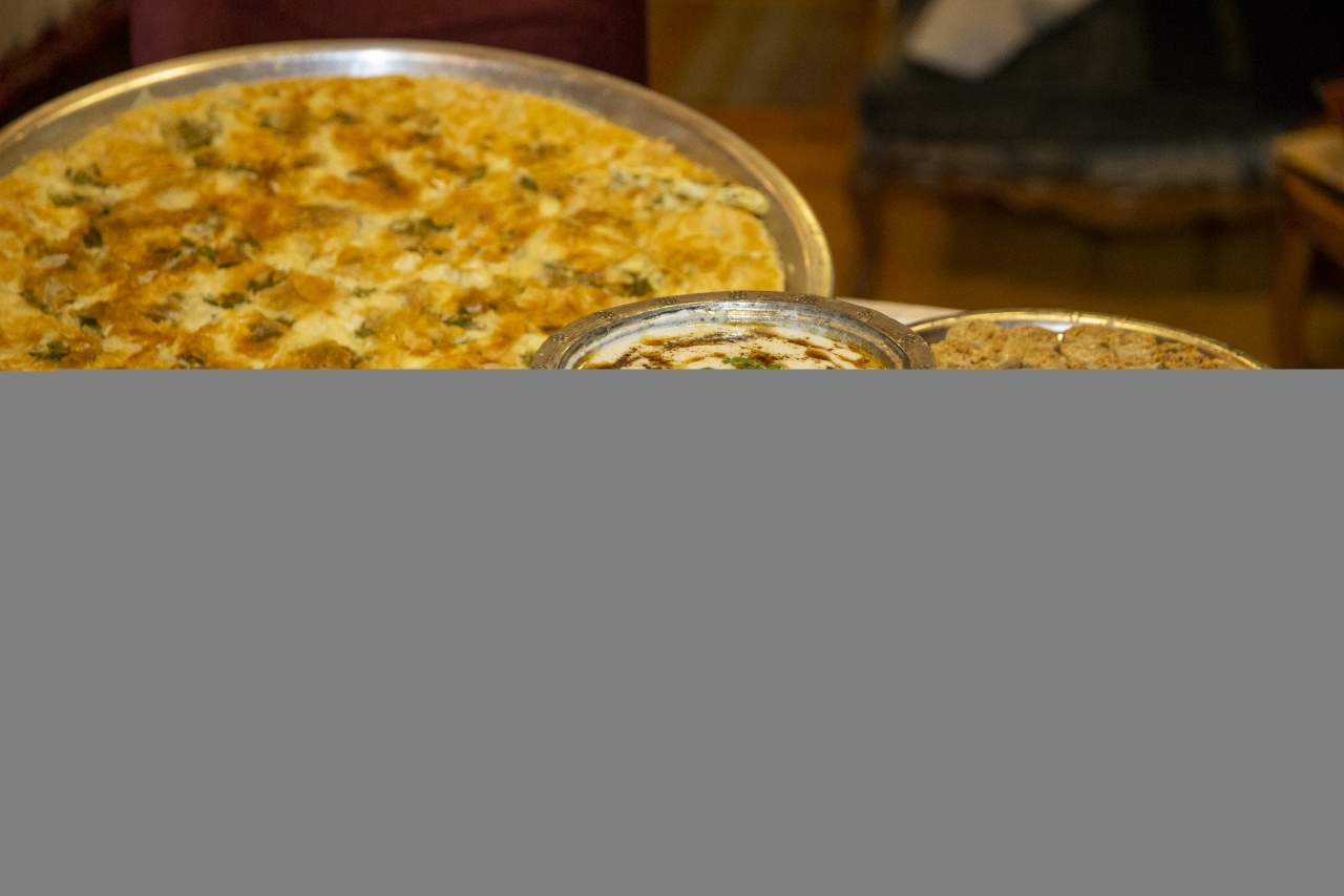 Göynük'ün geleneksel iftar sofraları, misafirlere yöresel zenginliği yaşatıyor
