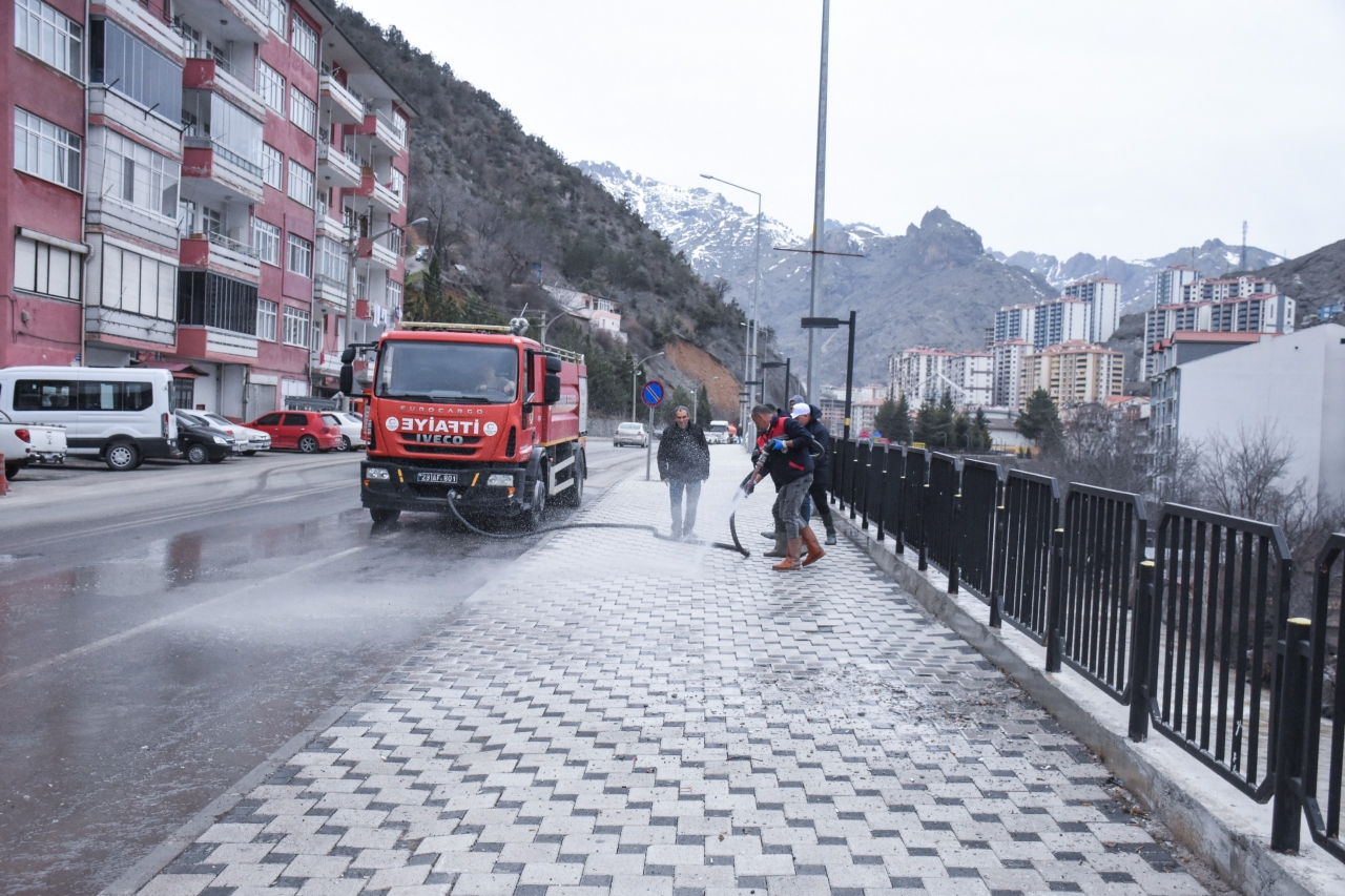 Gümüşhane'de cadde ve sokaklar temizleniyor