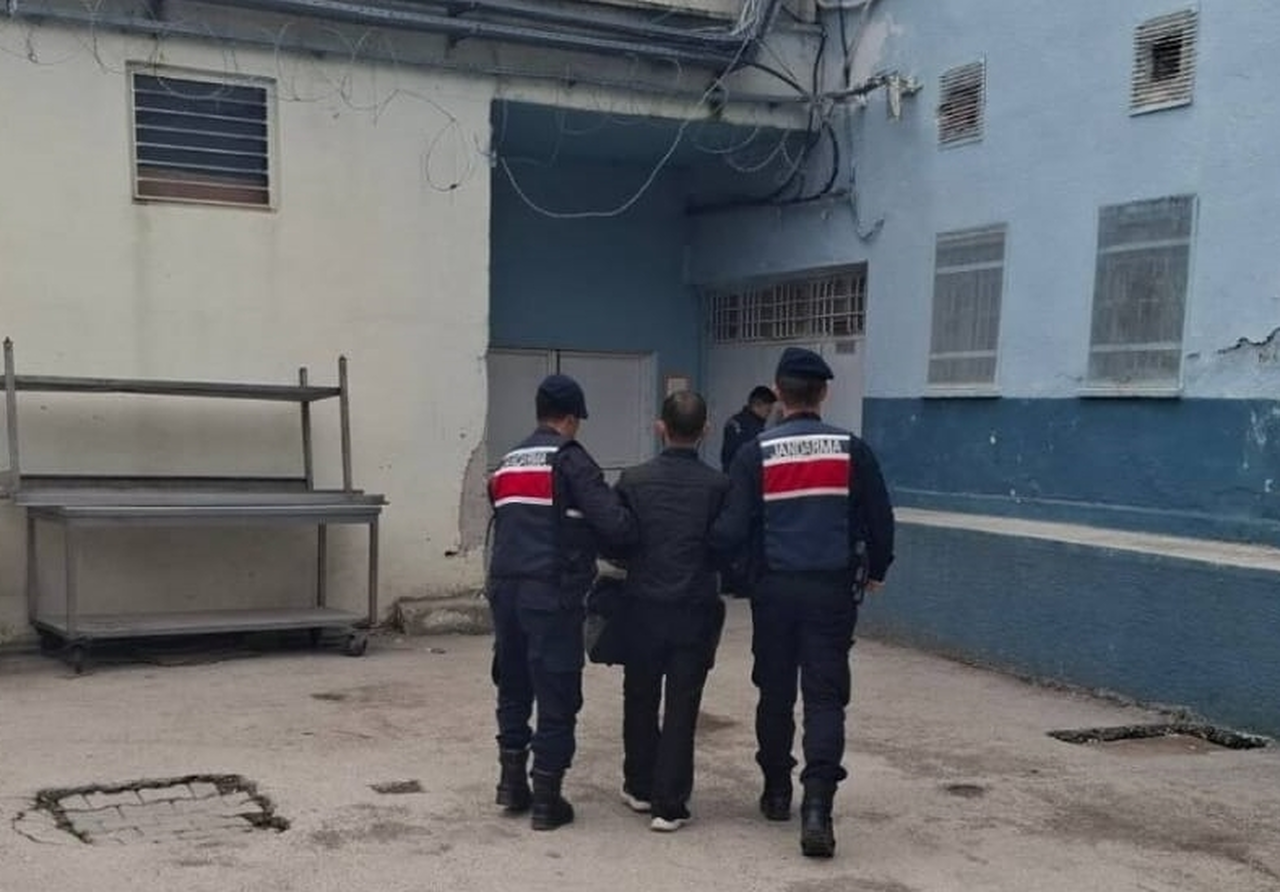 Kastamonu'da 8 yıl 1 ay hapis cezasıyla aranan hükümlü yakalandı