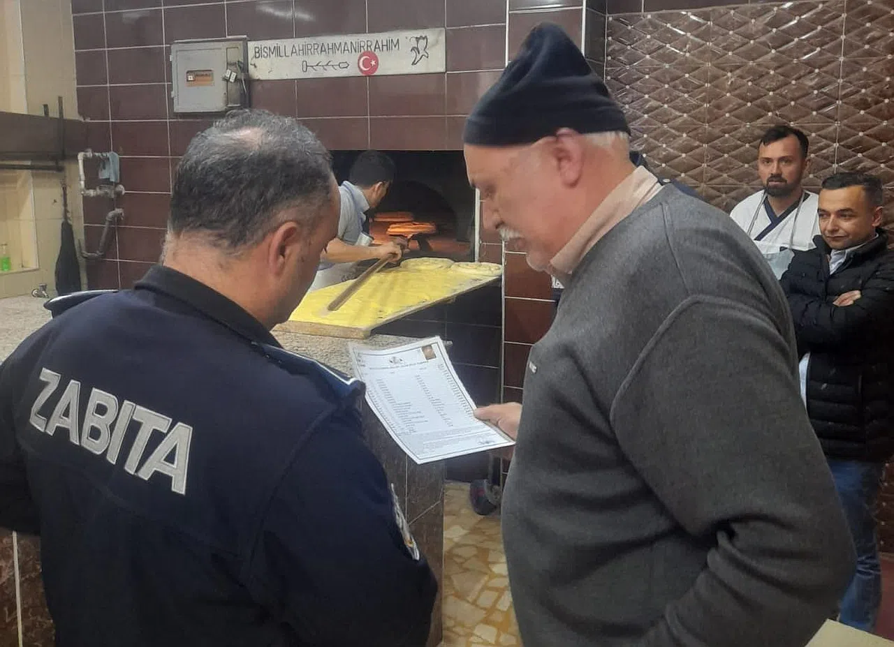 Of'ta zabıta ekipleri fırınları denetledi