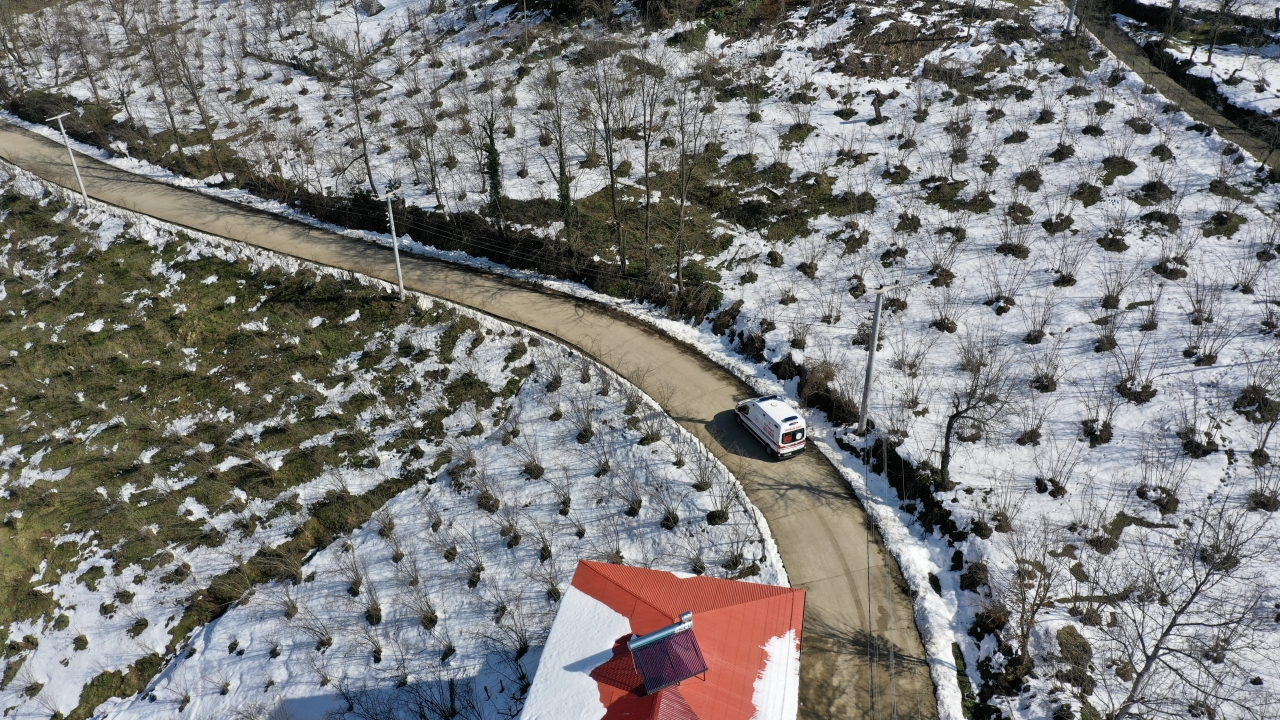 Ordu'nun zorlu yollarında ambulans sirenini kadın paramedikler çalıyor