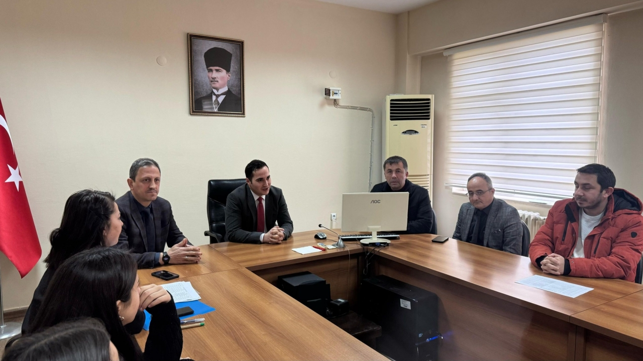 Salıpazarı Kaymakamı Beyazıt gençleri dinledi