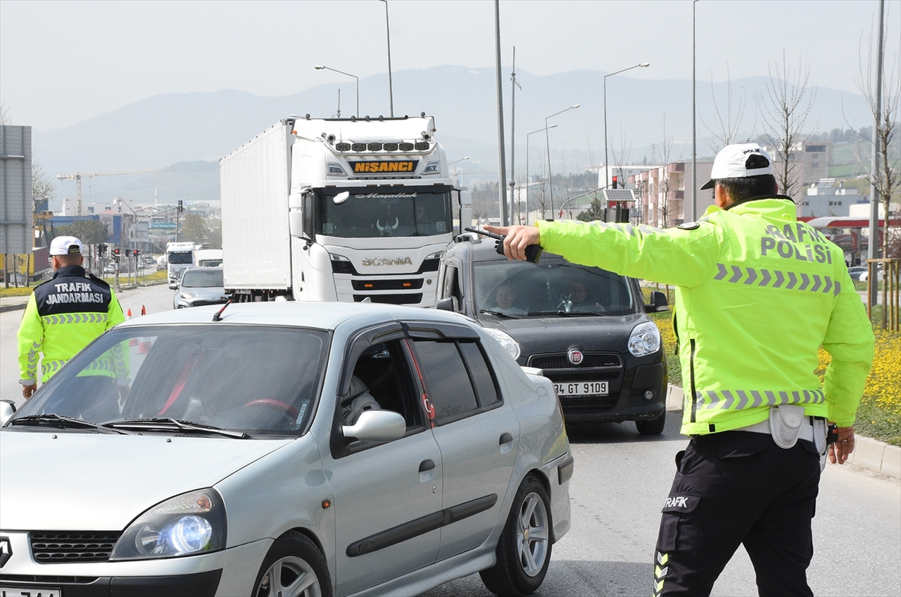 Samsun-Ankara kara yolunda bayram öncesi trafik denetimleri artırıldı