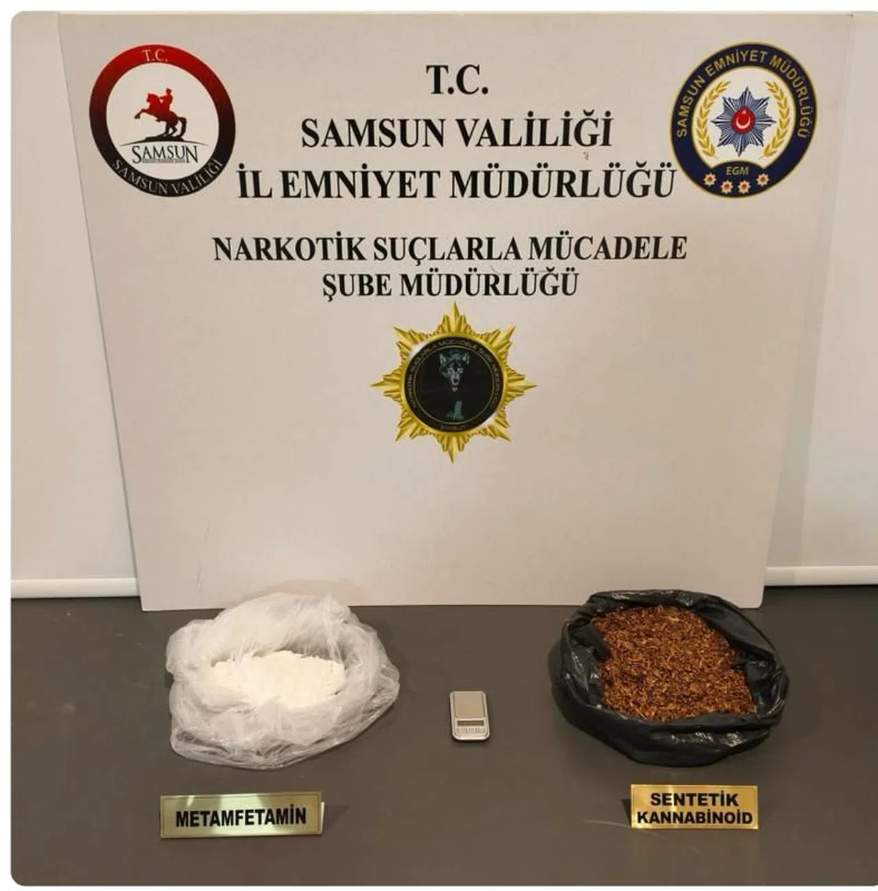 Samsun'da düzenlenen uyuşturucu operasyonlarında 5 zanlı yakalandı