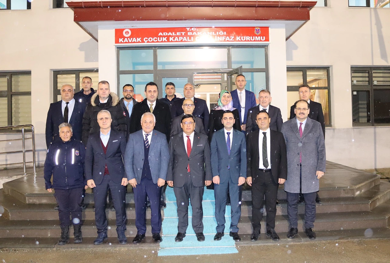 Samsun'da suça sürüklenen çocuklar ve cezaevi personeli için iftar programı düzenlendi