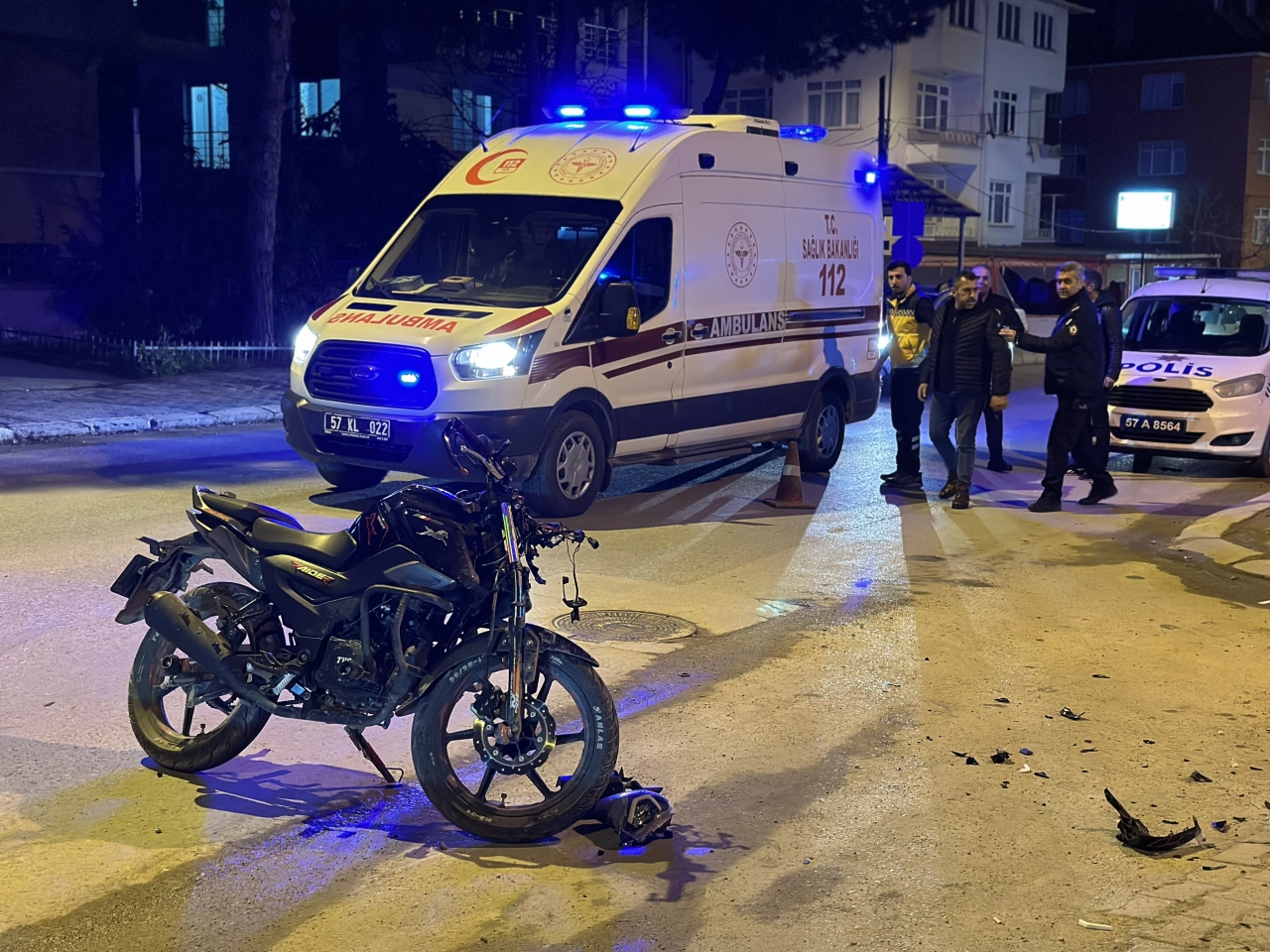 Sinop'ta taksiyle çarpışan motosikletin sürücüsü yaralandı
