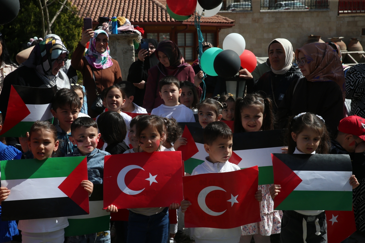 Tokat'ta "Minik Yürekler Filistin İçin Duada" programı yapıldı