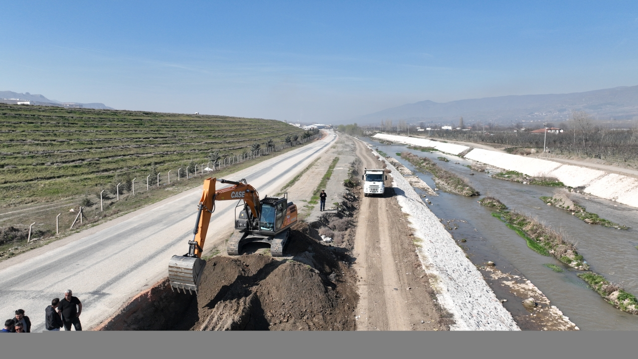Tokat'ta yol genişletme çalışmaları sürüyor