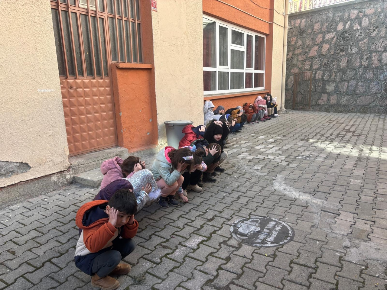 Tosya'da afet farkındalık tatbikatı yapıldı