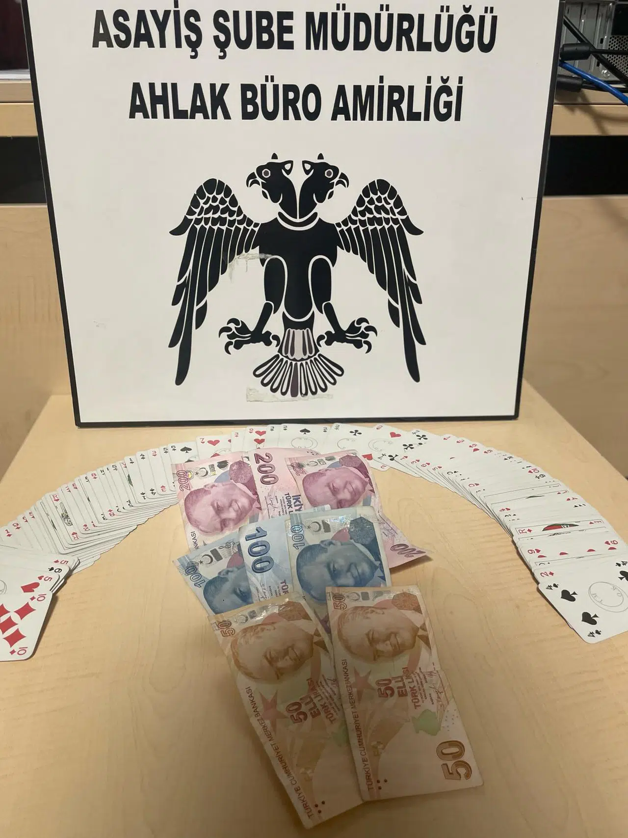 Trabzon'da kumar oynayan 5 kişiye 45 bin 235 lira ceza kesildi