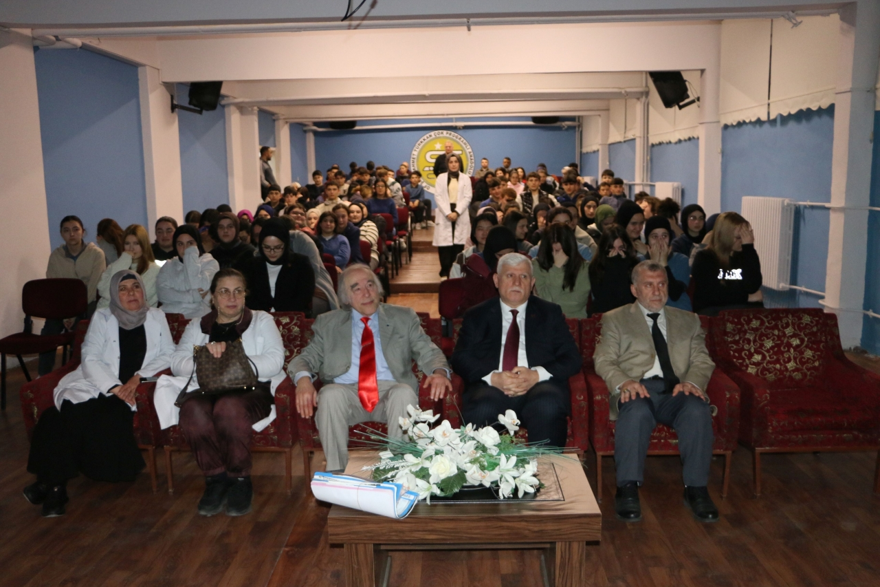Trabzon'da "Milli Şuur" konulu konferans düzenlendi