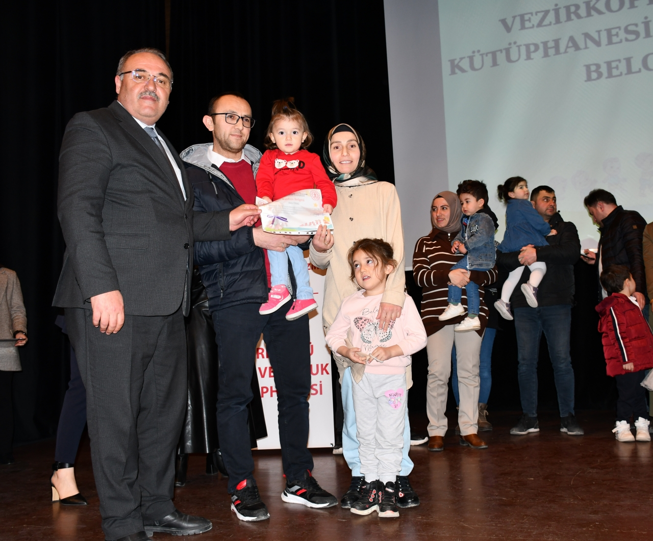Vezirköprü'de eğitimlerini tamamlayan bebeklere sertifika verildi