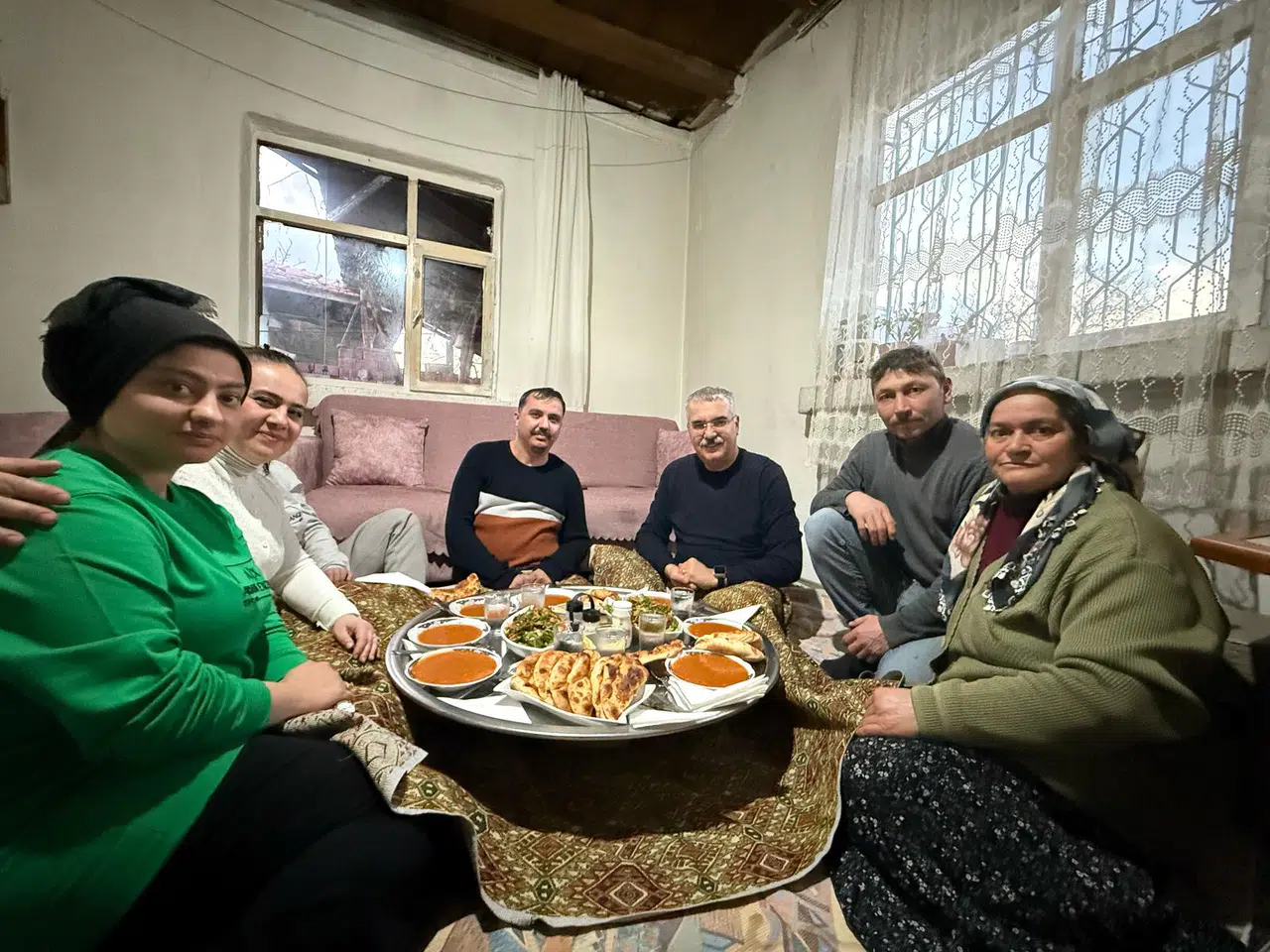 Ahlatcı, İftarı Ulukavak’ta Yaptı
