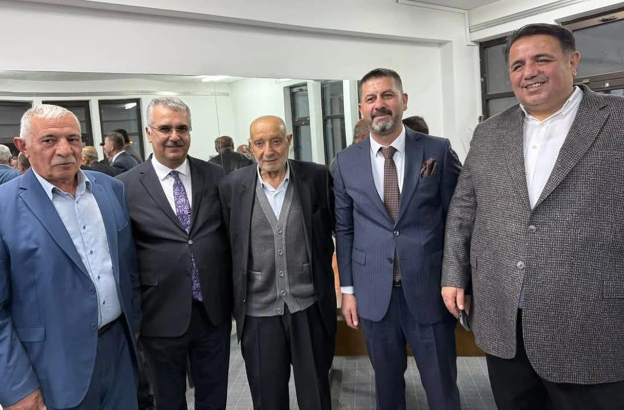 AK Partililer, Muhtarları Dinledi
