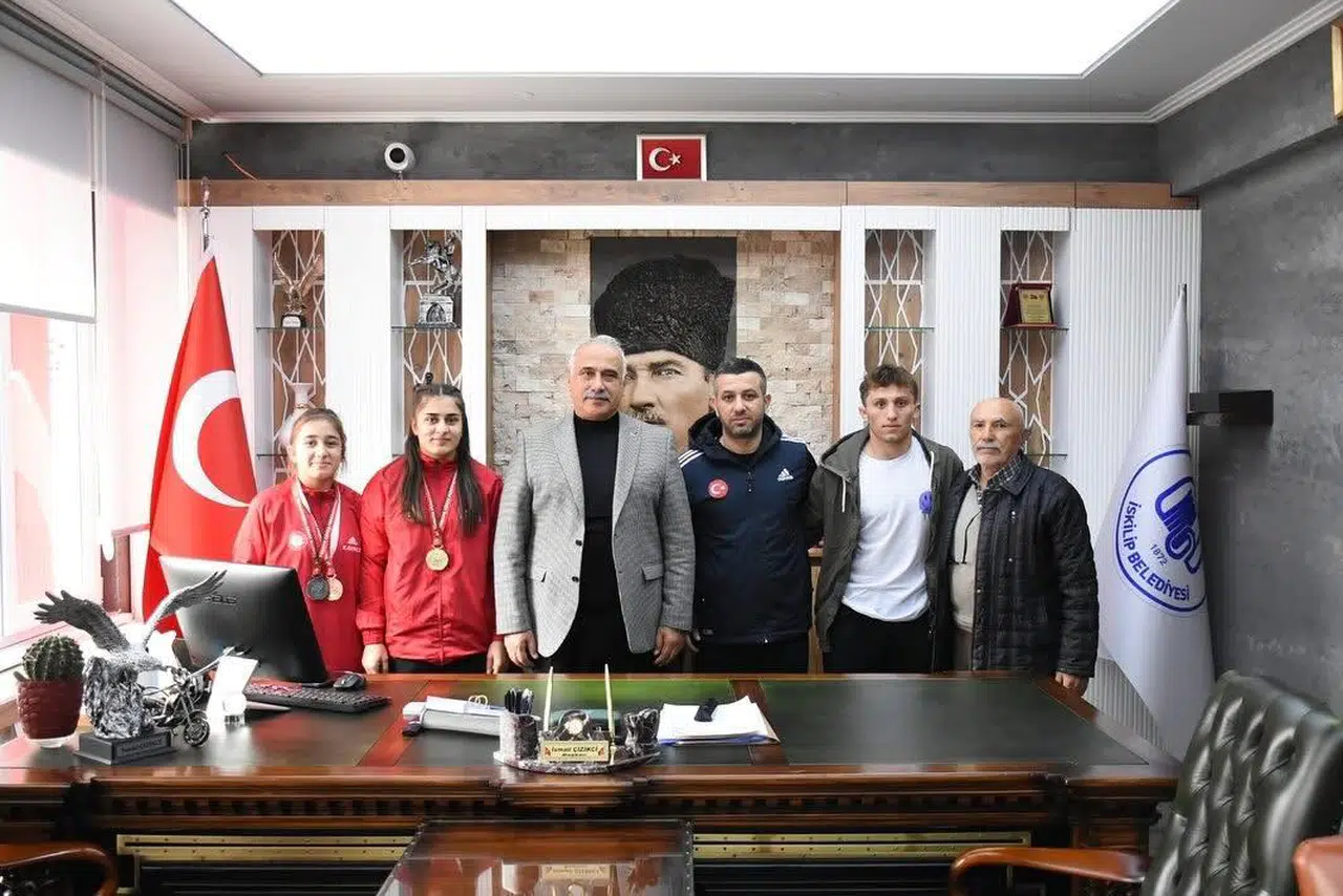 Başkan Çizikci Başarılı Sporcuları Ağırladı
