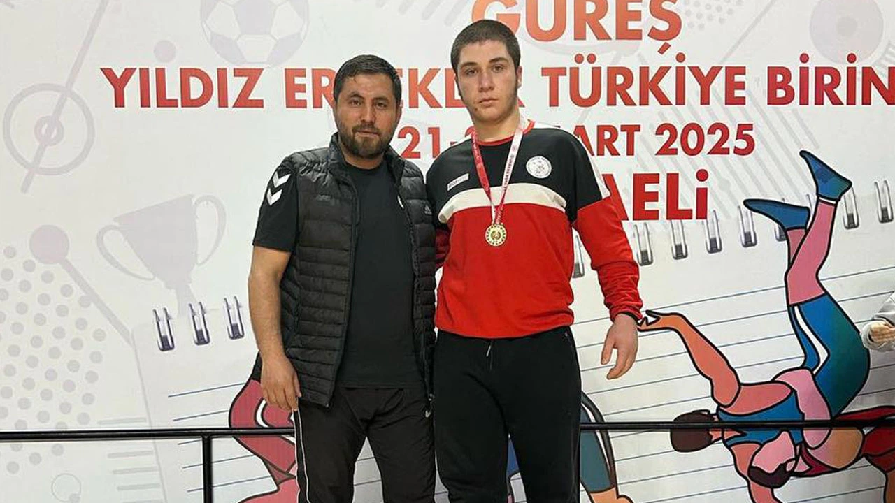 Bir Altın Madalya da Osmancıklı Güreşçiden