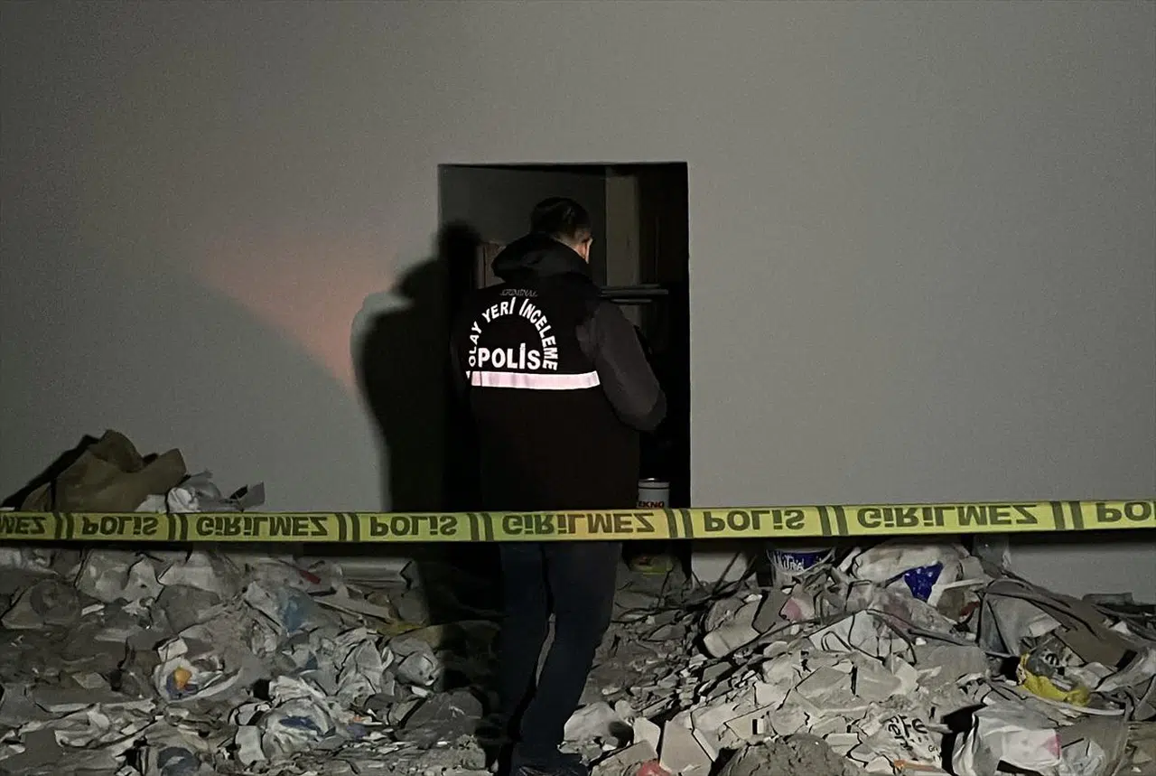 BURDUR - Asansör boşluğuna düşen kişi hayatını kaybetti