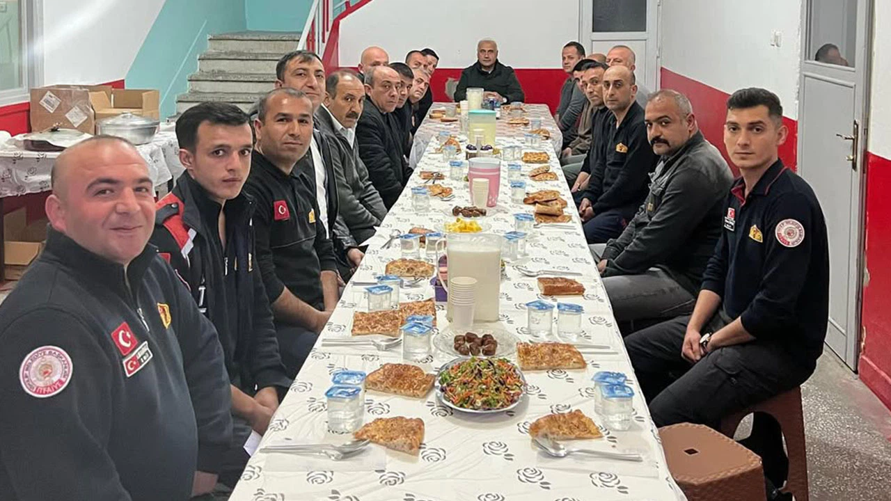 Çizikci, İtfaiyeciler ile İftar Sofrasında Buluştu