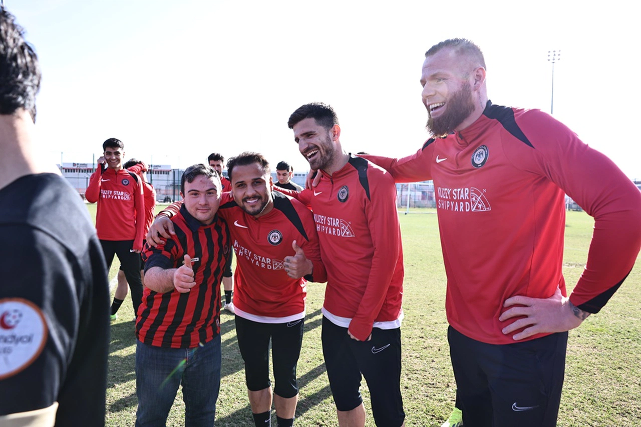 Çorum FK’li Futbolcular Özel Çocuklar ile Zaman Geçirdi