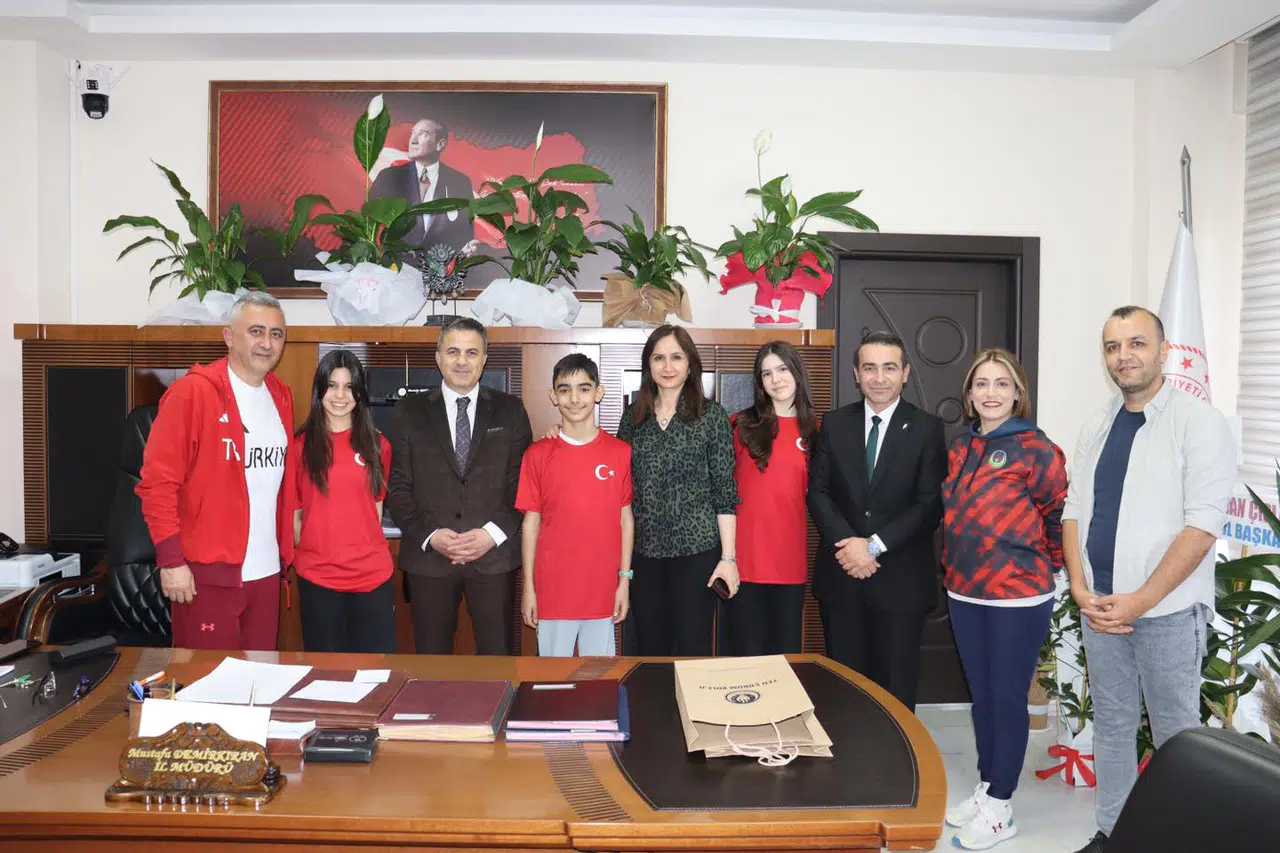 Demirkıran Madalya Kazanan Yüzücüleri Ağırladı