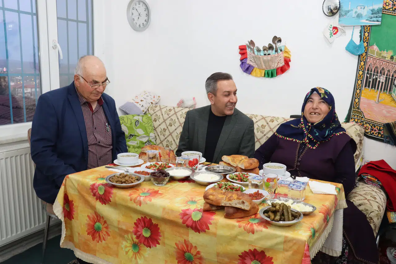 Dere; Melek Teyze ve Mevlüt Amcaya Konuk Oldu