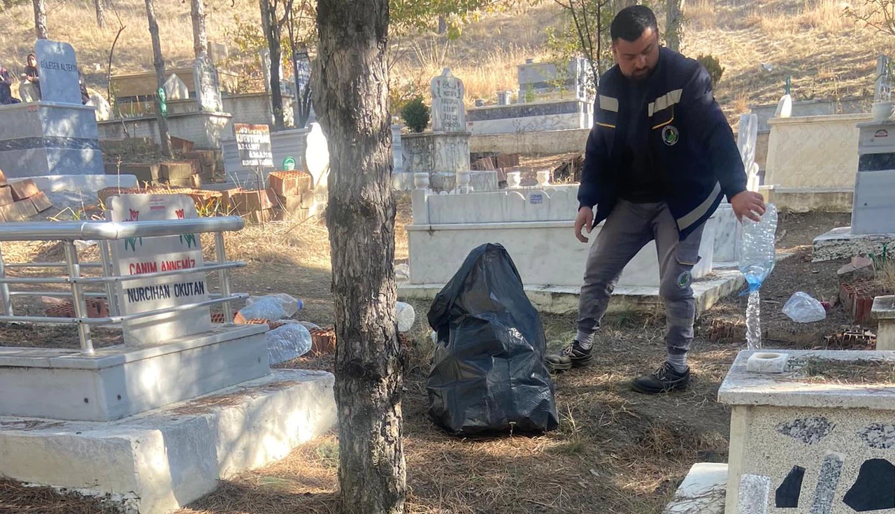 Sungurlu'da Mezarlıklar Bayram Ziyaretine Hazırlanıyor