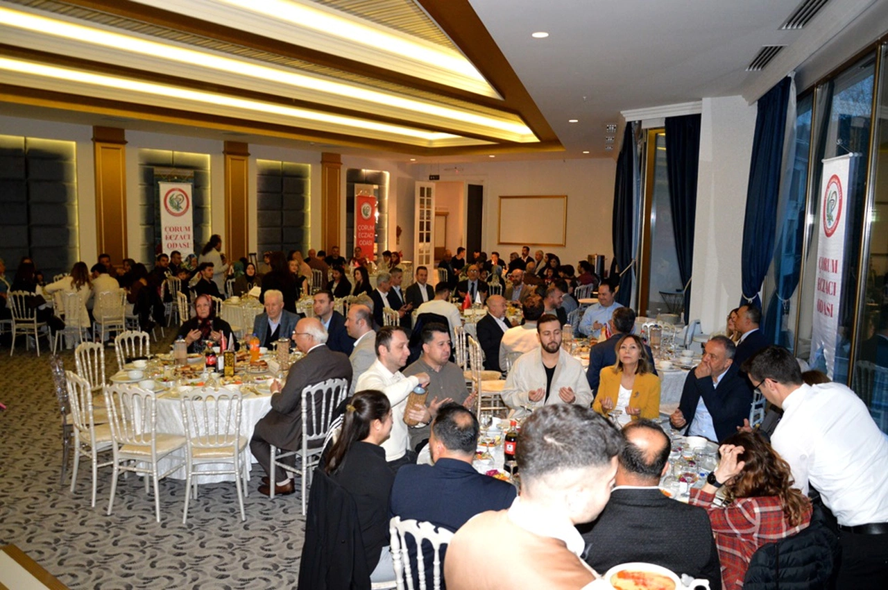Çorum’da Eczacılar İftarda Bir Araya Geldi