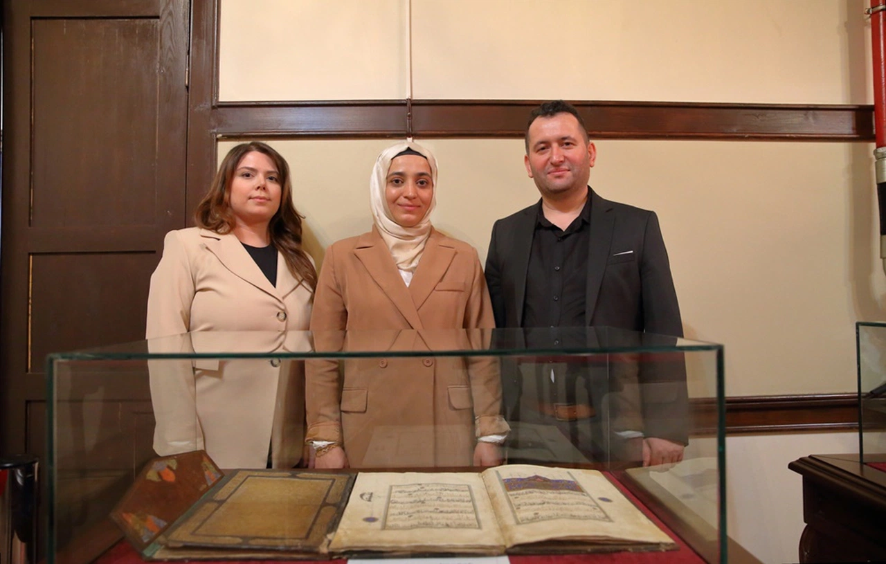 El Yazması Kur'an-I Kerimler Sergileniyor