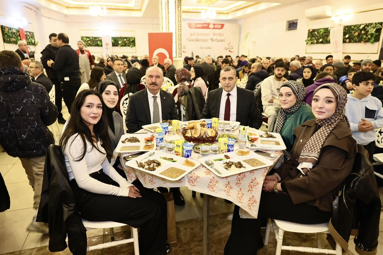 Gönüller İftarda Buluştu