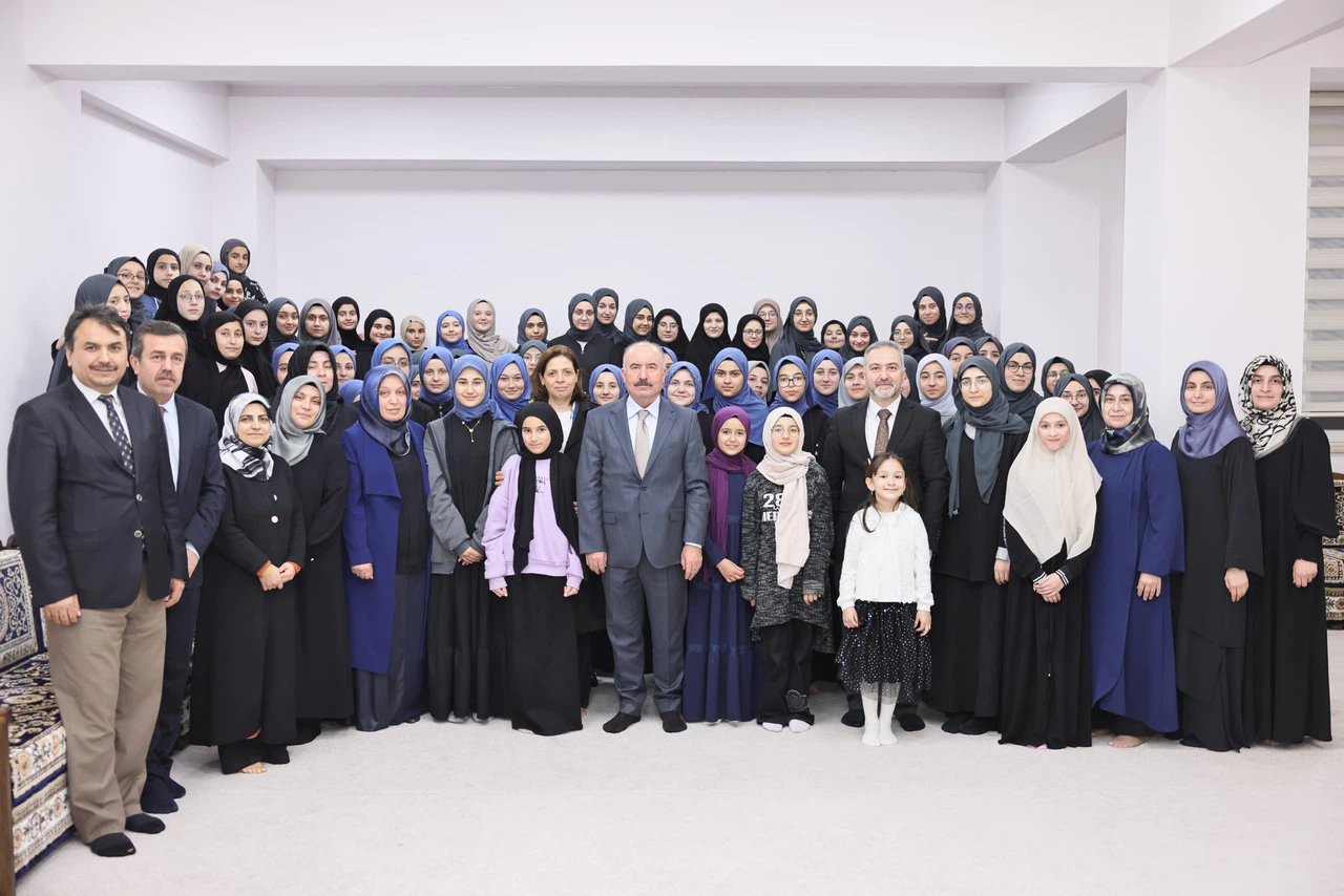 Hafızlık Öğrencileriyle İftar Sofrasında Buluştular