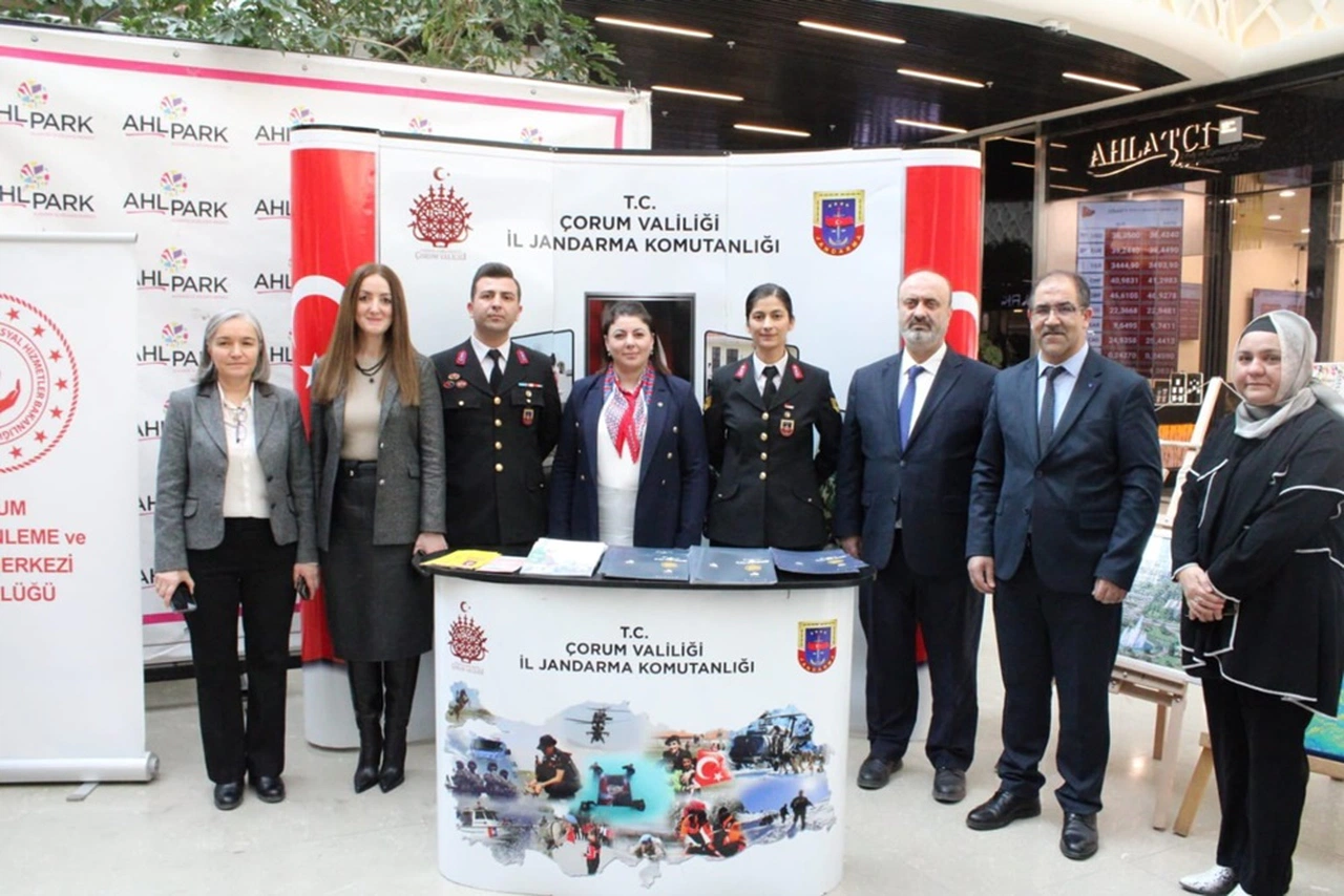 Jandarma, 8 Mart’ta KADES’i Tanıttı