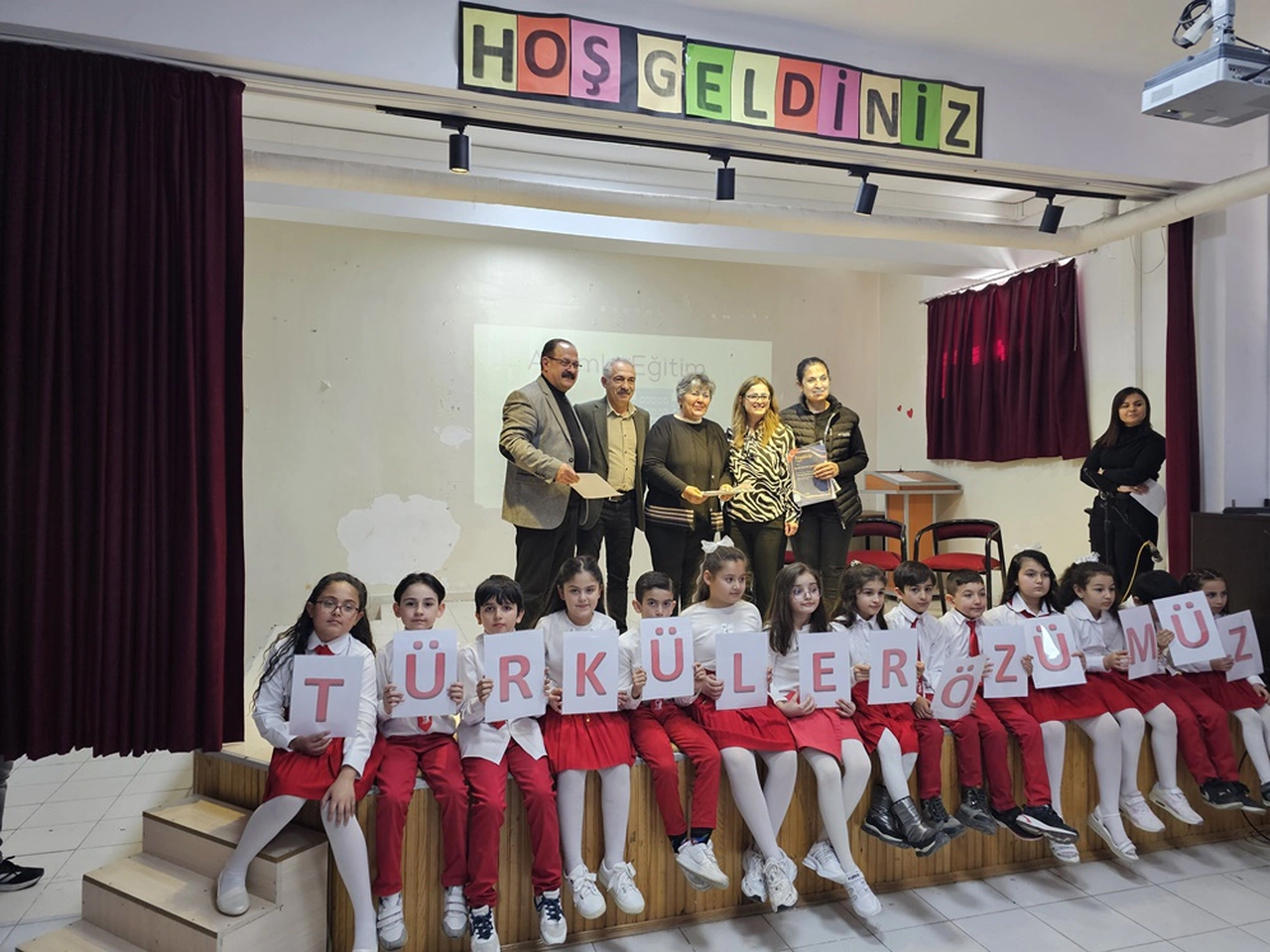 Miniklerden Sanat Dolu Türkü Dinletisi