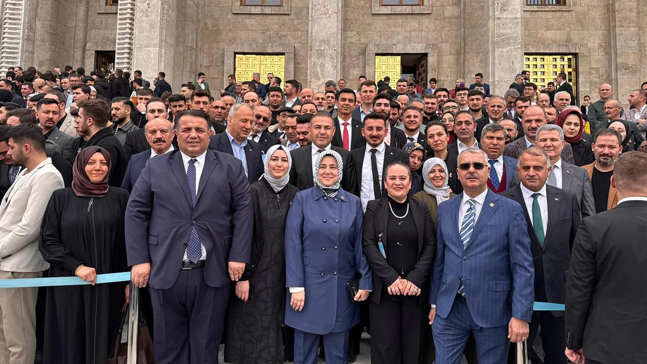 Milletvekili Ahlatcı'dan Teşkilata Övgü