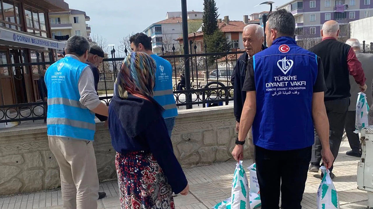 İhtiyaç Sahiplerine Yardımlar Sürüyor