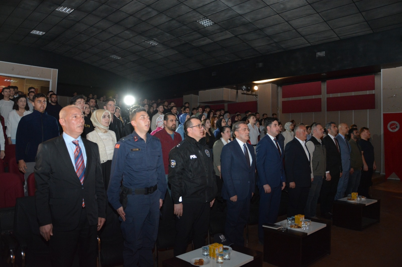 Araç Meslek Yüksekokulu öğrencileri kadına yönelik şiddete tiyatro ile dikkat çekti