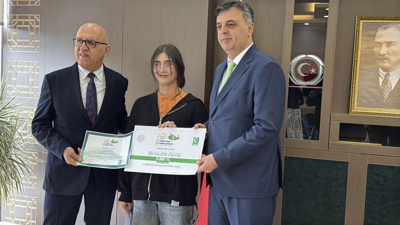 Bolu'da "Sağlıklı Nesil Sağlıklı Gelecek Yetenek Yarışması"nın birincileri ödüllendirildi