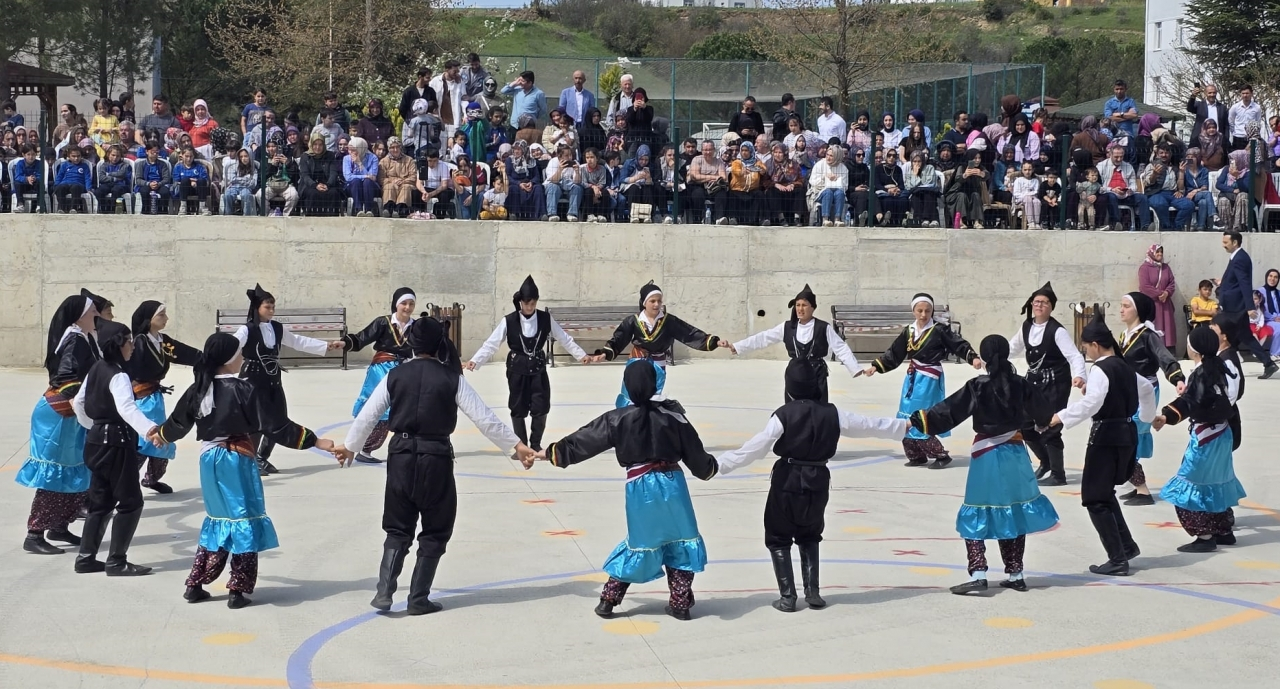 Durağan ve Türkeli'de 23 Nisan Ulusal Egemenlik ve Çocuk Bayramı törenlerle kutlandı