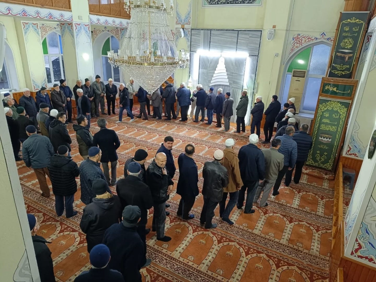 Gerze'de hacı adayları kutsal topraklara dualarla uğurlandı
