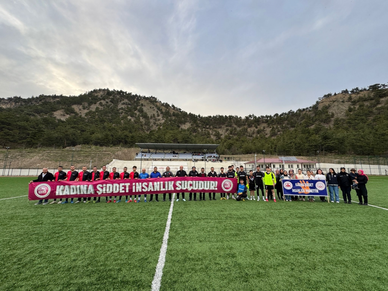 Hanönü'de kurumlar arası futbol maçında kadına şiddete dikkat çekildi