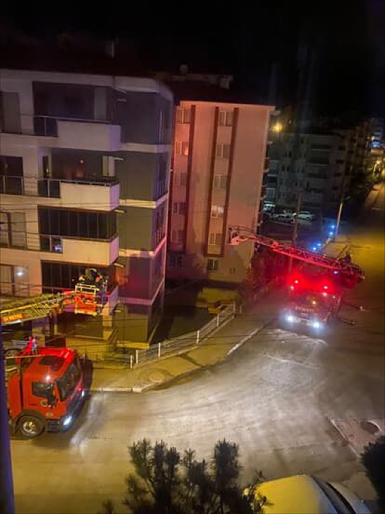 Karabük'te apartmanda çıkan yangında ikisi çocuk 5 kişi dumandan etkilendi