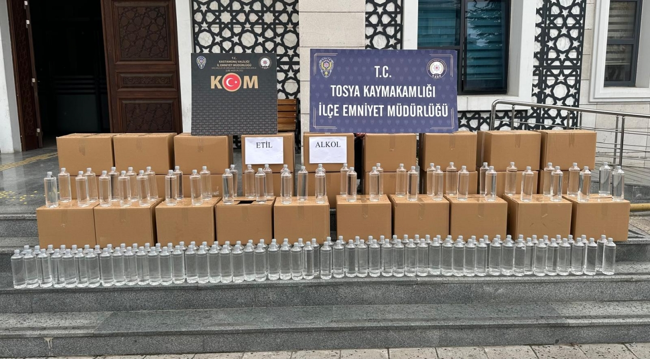 Kastamonu'da bin litre etil alkolle yakalanan 2 kişi gözaltına alındı
