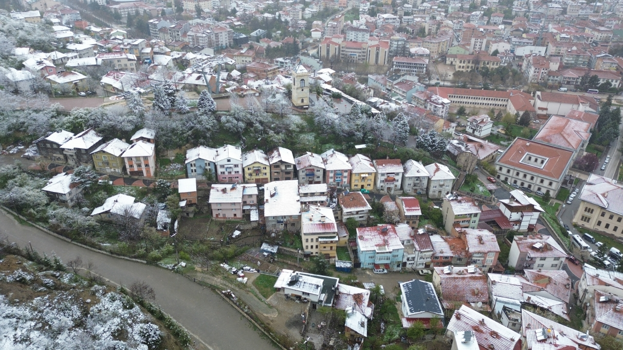 Kastamonu'da kar etkili oldu